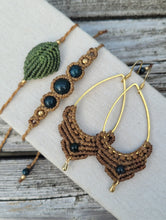 Load image into Gallery viewer, Agate Goddess Macrame Bracelet
