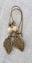 Load image into Gallery viewer, Catalpa Earrings
